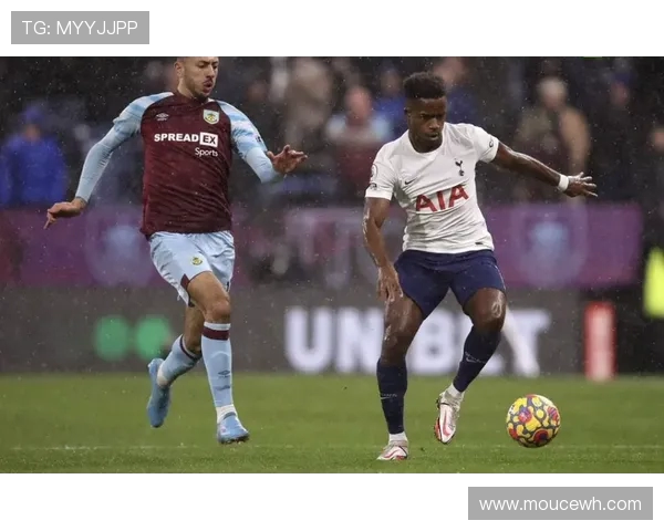 诺里斯社媒晒 “美好周末”：墨西哥站 30 秒大胜登顶积分榜